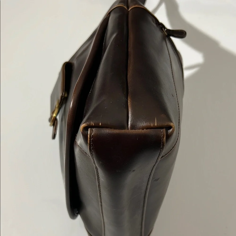Liz Claiborne Dark Brown Men's Messenger Bag